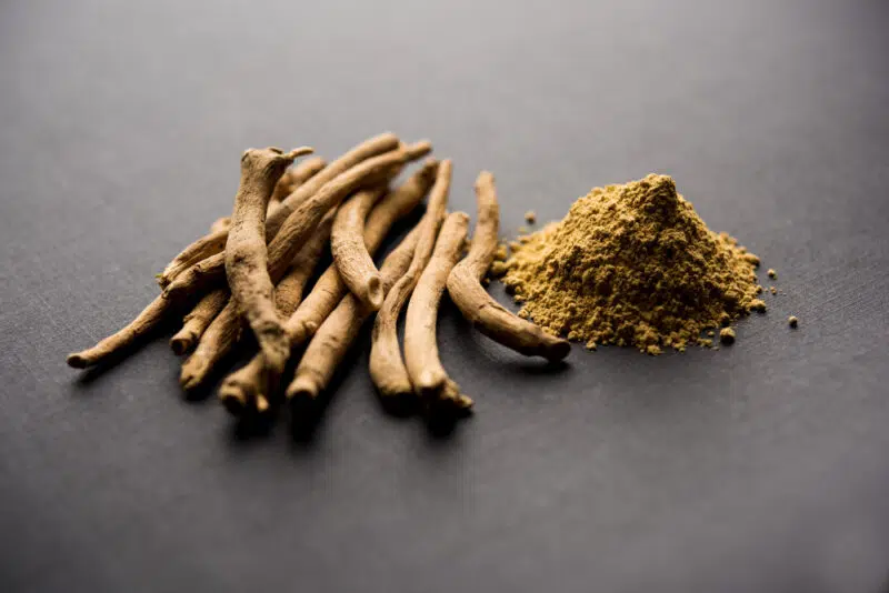 Ashwagandha hatása nőkre: Mit tesz a hormonjaiddal? Ashwagandha hatása nőkre: Mit tesz a hormonjaiddal?